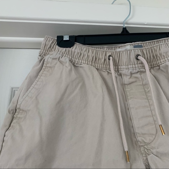 Old Navy Khaki Shorts - Picture 3 of 5